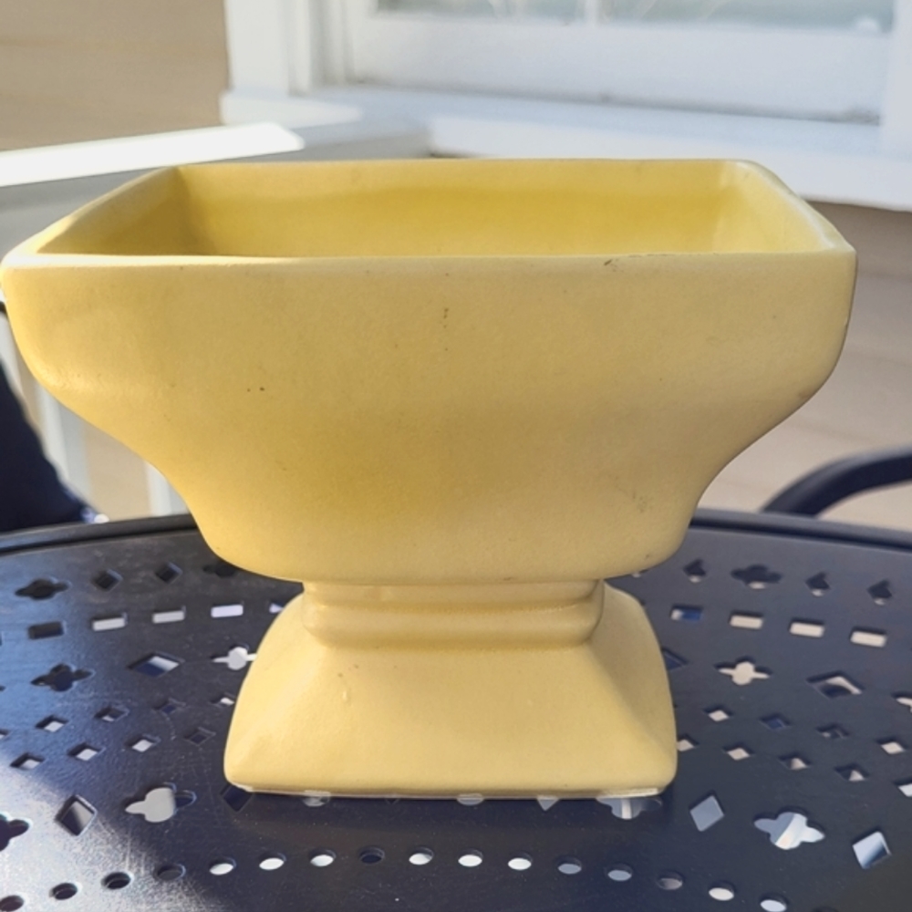 VINTAGE McCoy Footed Vase